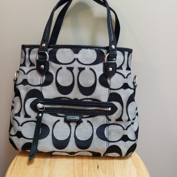 Coach Handbags - Coach Daisy Outline Signature Metallic Mia purse